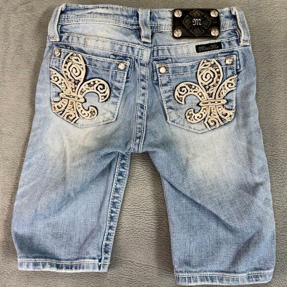 Miss Me Jean Shorts Light Wash‎ Embellished Bling Bermuda 10 Fleur - Picture 1 of 8